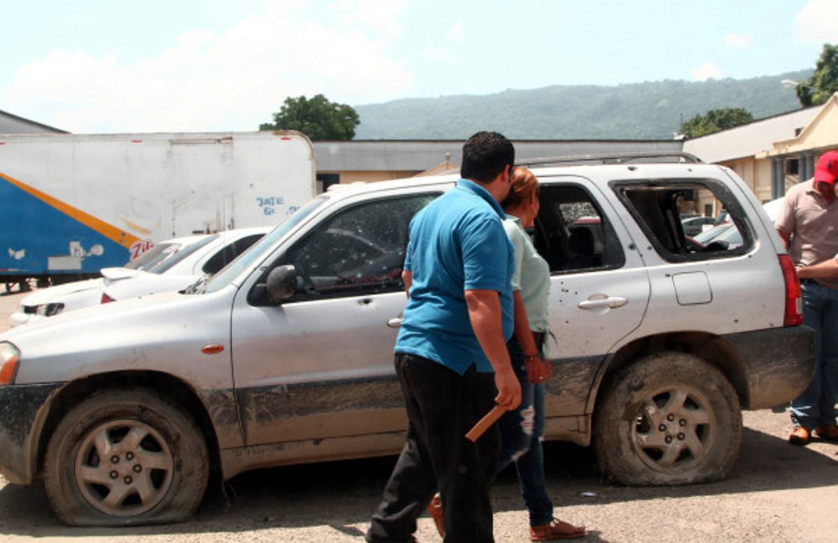 Reclaman cuerpos de pandilleros que se enfrentaron con policías