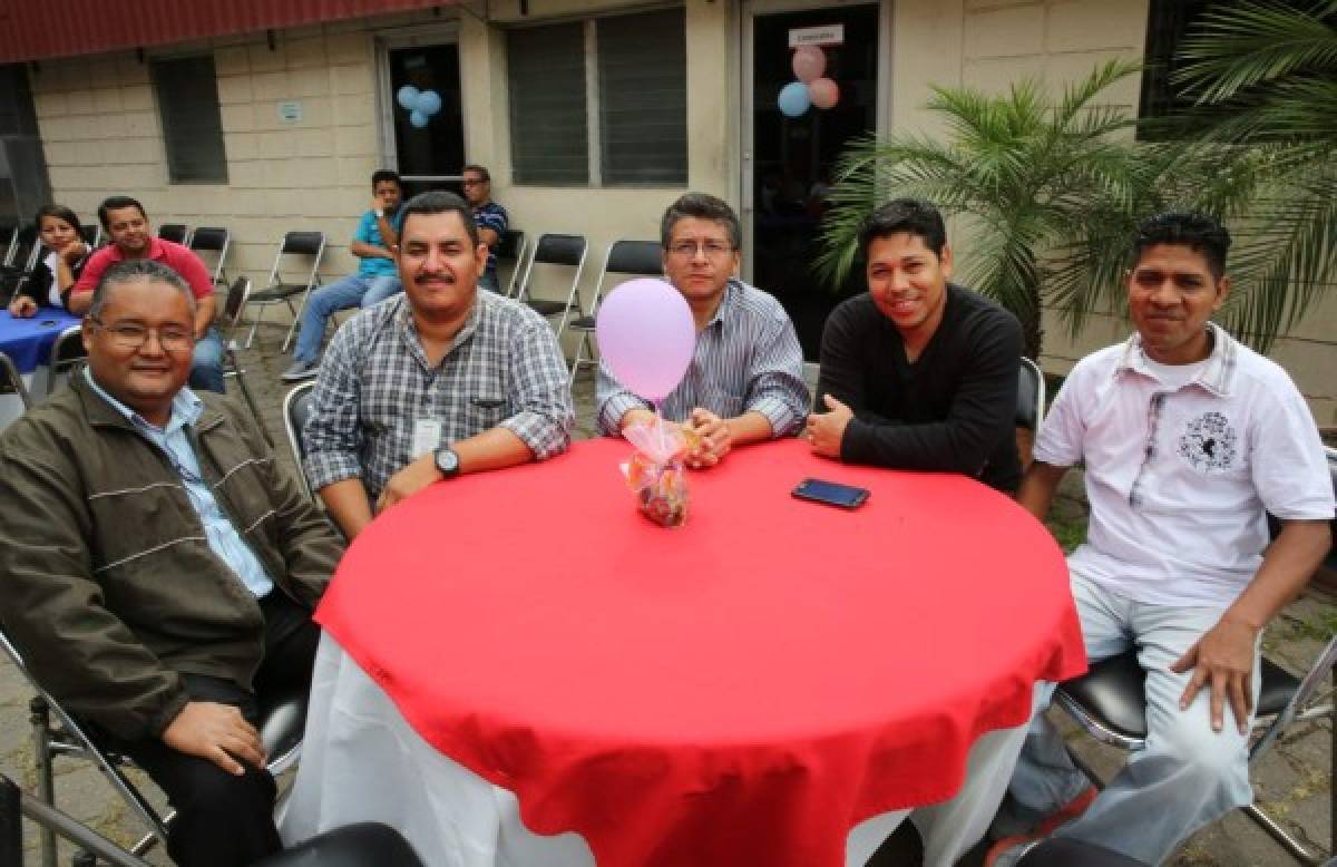 Honduras: Diario EL HERALDO festejó su 37 aniversario con bombos y platillos