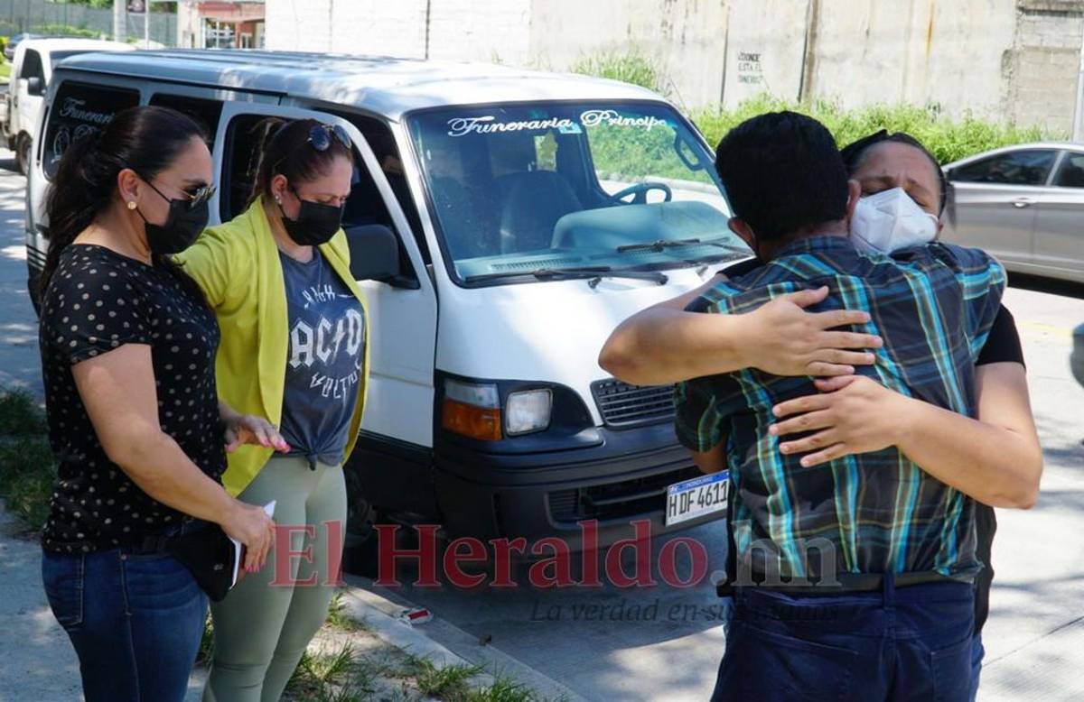 Familiares lamentaron el deceso del hombre ocurrido de manera violenta.