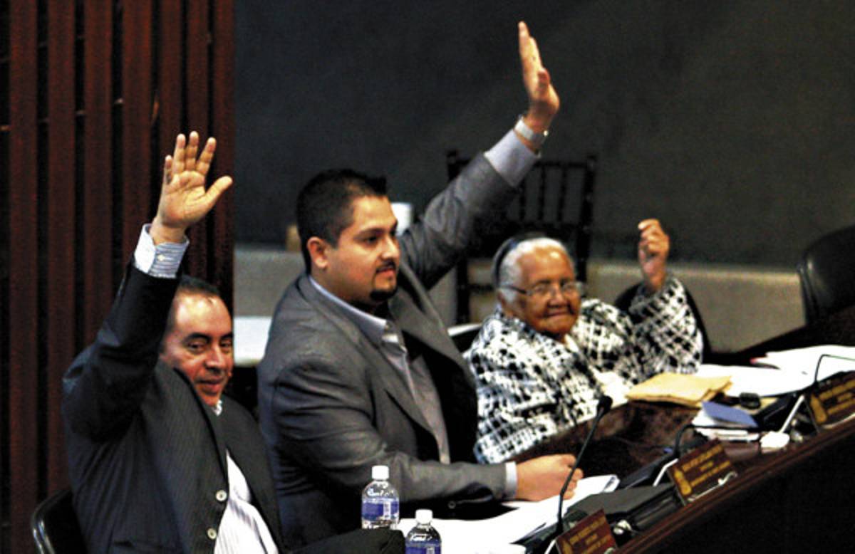 Honor a quienes pintaron canas por Honduras