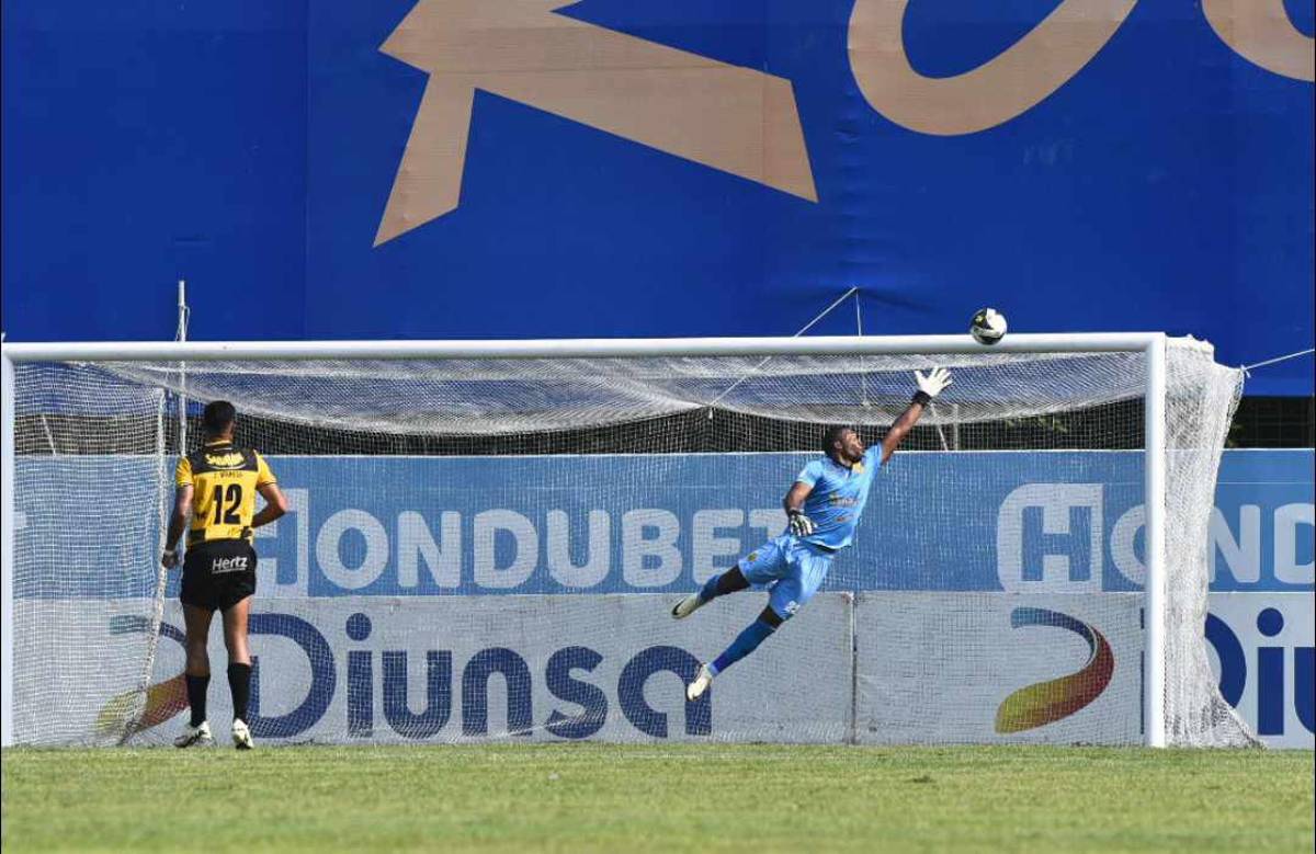 Marathón derrotó a Real España con gol de Techera y se lleva el clásico sampedrano