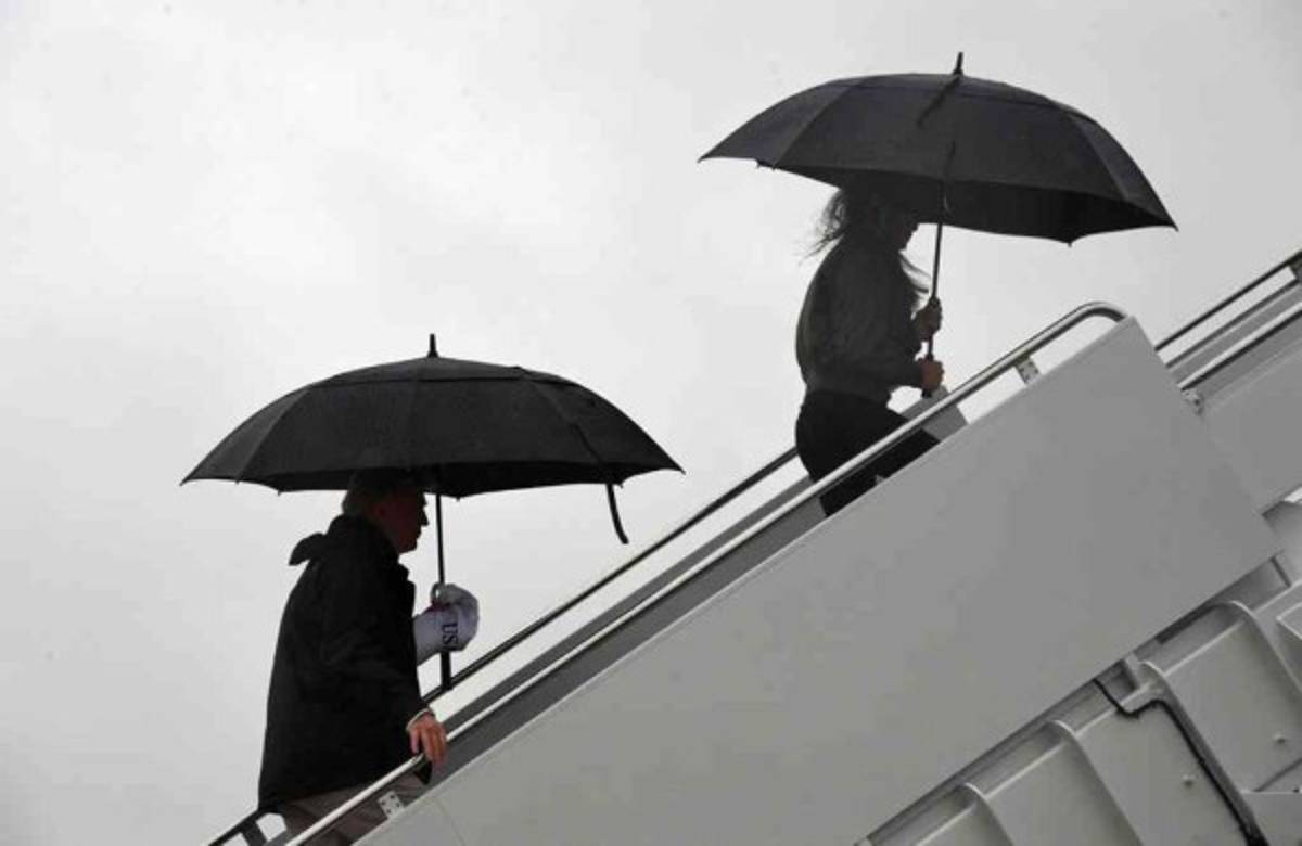 Donald Trump visita Texas bajo la amenaza de nuevas lluvias por Harvey