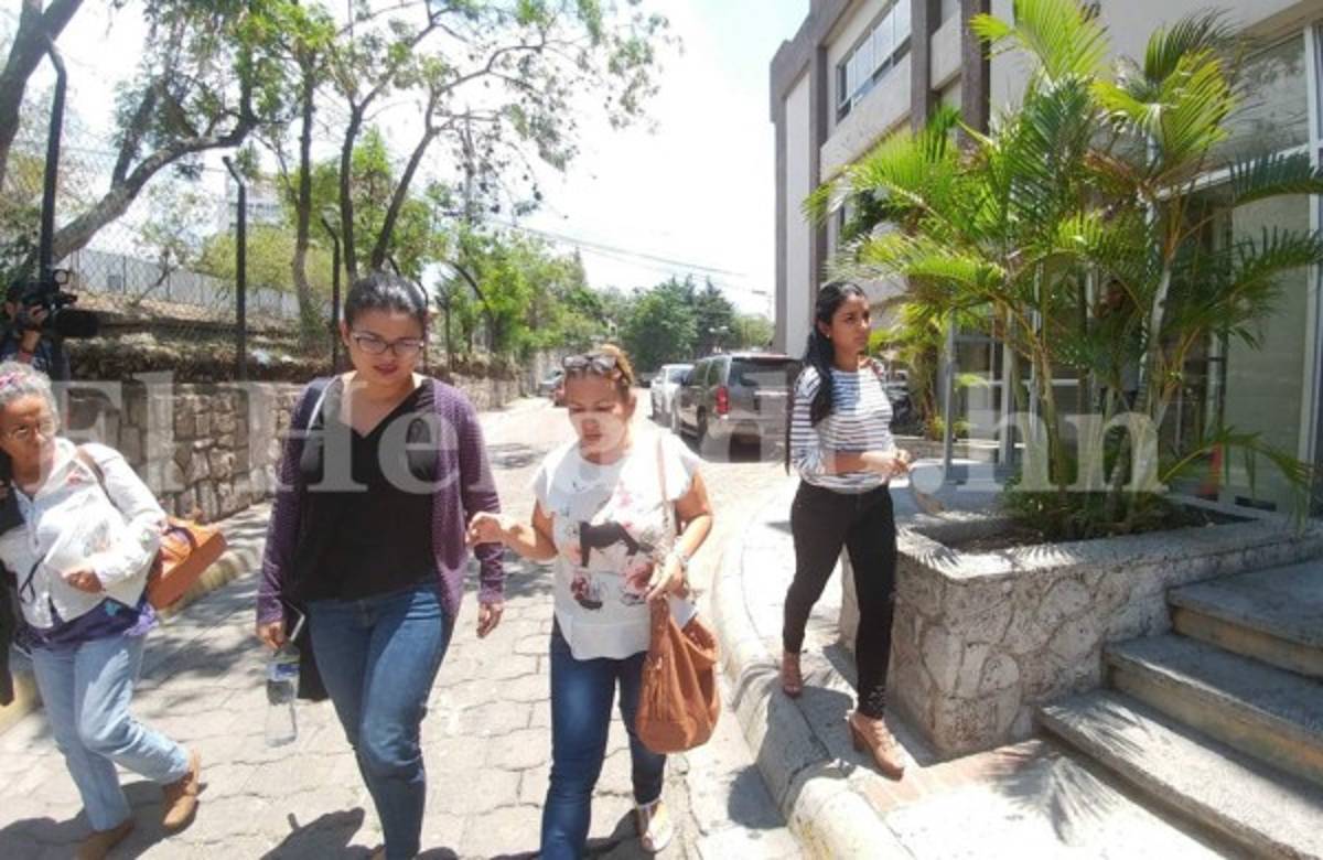 Madre de ex Miss: Después de que las mató quería desaparecernos