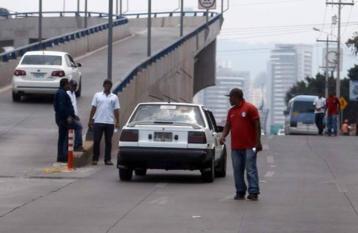 Dan ultimátum a dueños de clínicas cercanas a Tránsito