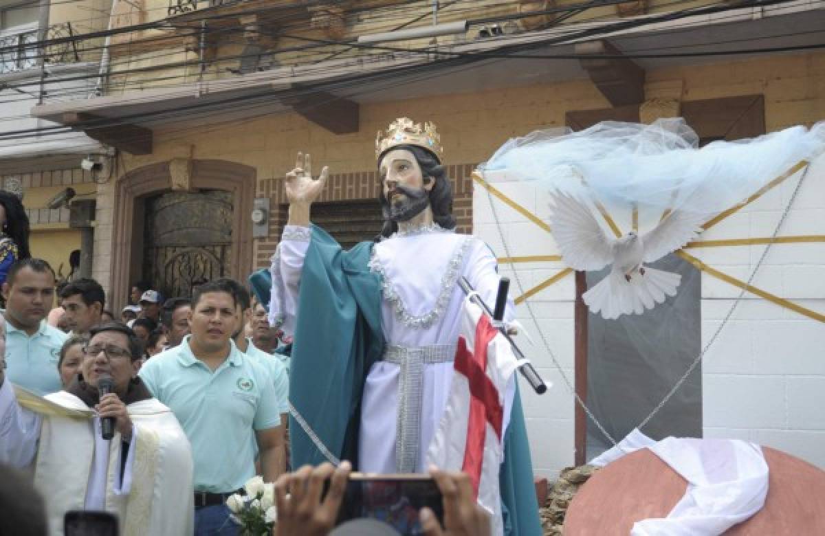 Las Carreritas de San Juan anunciaron al amanecer que ¡Cristo ha resucitado!