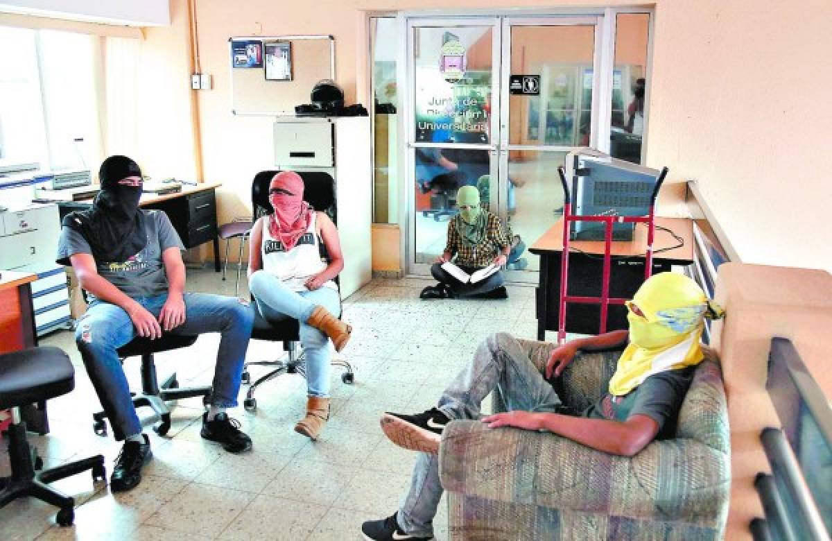 Millonario pago de becas a alumnos que no reciben clases en la UNAH
