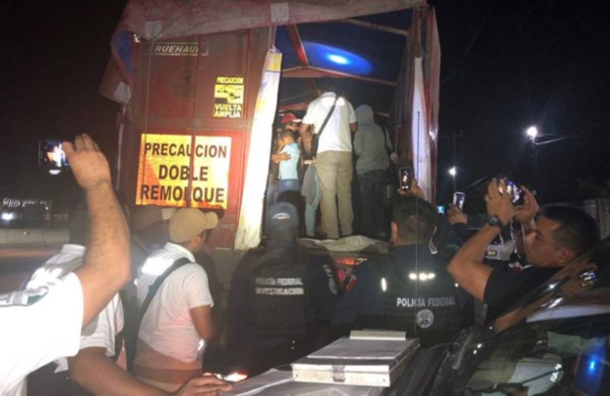 Rescatan en México 150 centroamericanos que viajaban en un camión, entre ellos seis hondureños