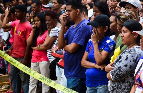 Oposición 'marcha en silencio' tras ola de disturbios en Venezuela