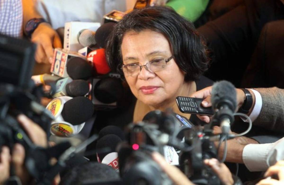 Rectora de la UNAH avala dictamen presentado por comisión del Congreso Nacional