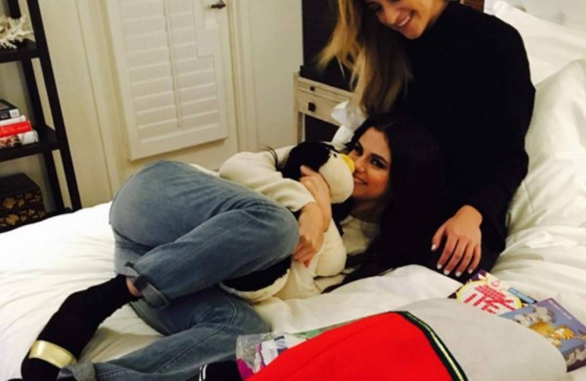 Selena Gomez muy sensual, muestra su cuerpo en bikini