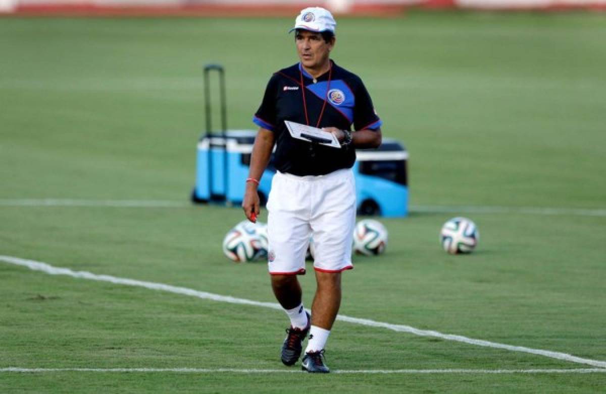 Jorge Luis Pinto deja la selección de Costa Rica