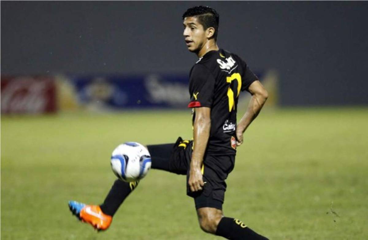 Los 10 futbolistas hondureños más atractivos