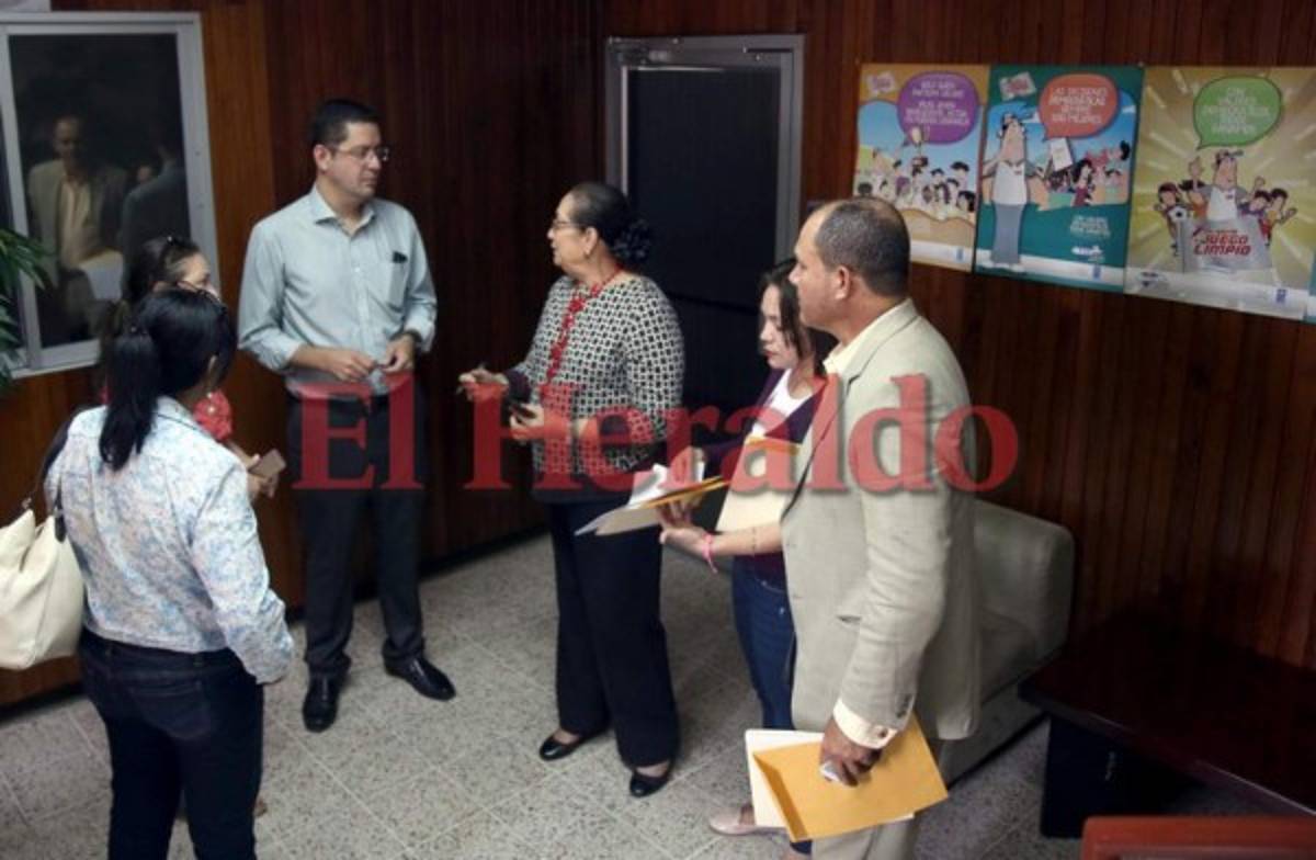 Honduras: Solo la mitad de los políticos han abierto sus cuentas para elecciones