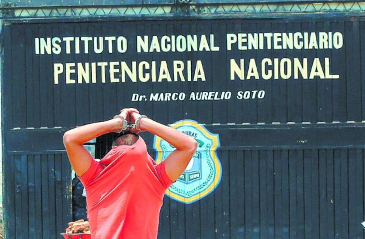 Honduras: Armas y drogas hallan en la PN