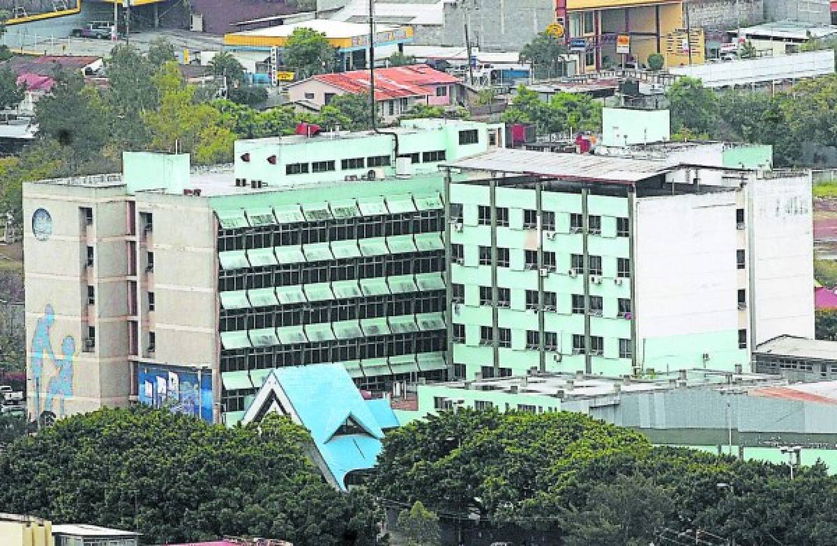 Tribunal Superior de Cuentas lleva un mes auditando al Hospital Escuela Universitario