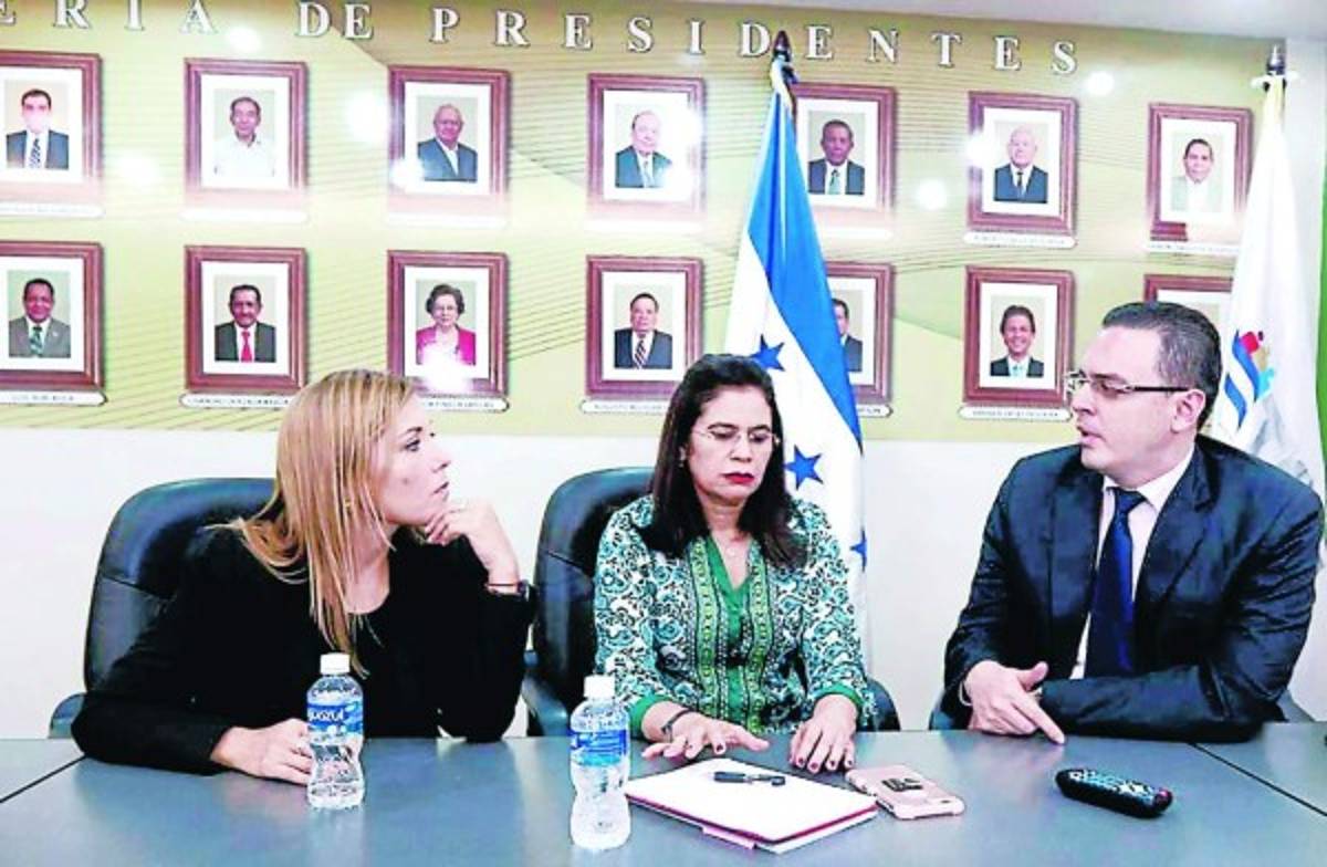 En octubre abren a citas consulados en Estados Unidos