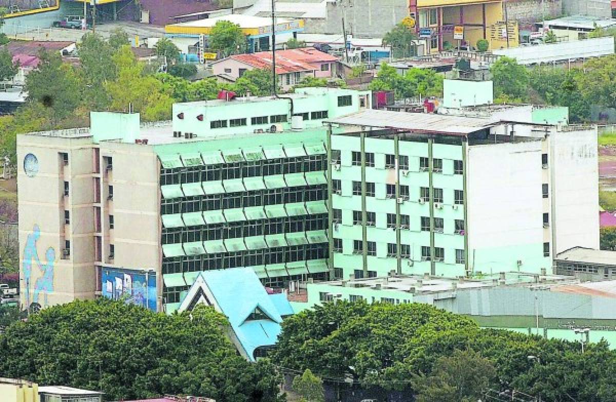 Directivos del Hospital Escuela Universitario recibirán el pago de jugosos bonos