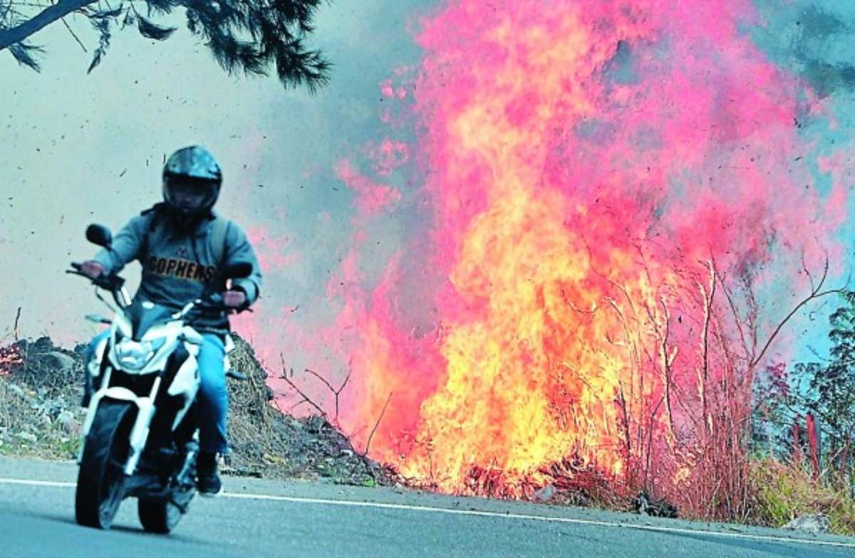 Cuatro incendios acechan la capital de Honduras