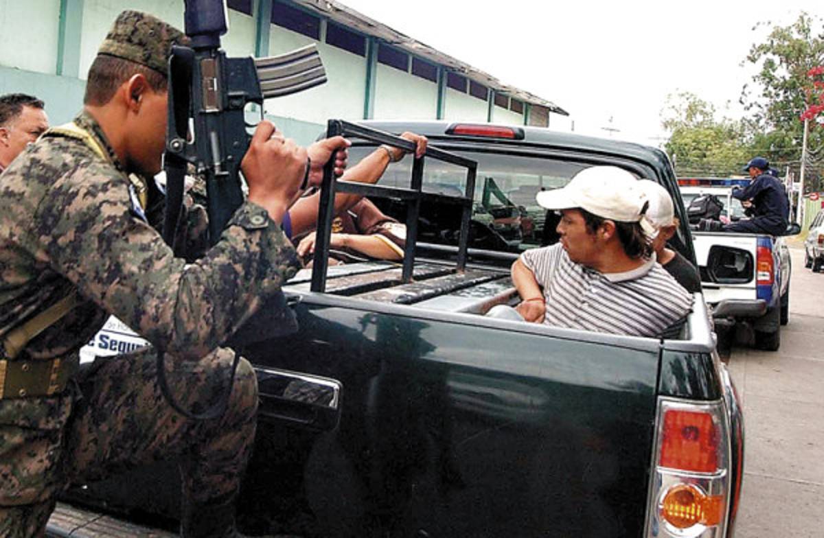 Caen 4 presuntos extorsionadores frente a la UNAH