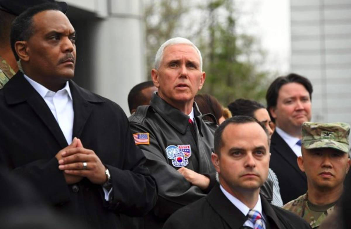 El vicepresidente de Estados Unidos visita zona desmilitarizada durante gira por Corea del Sur