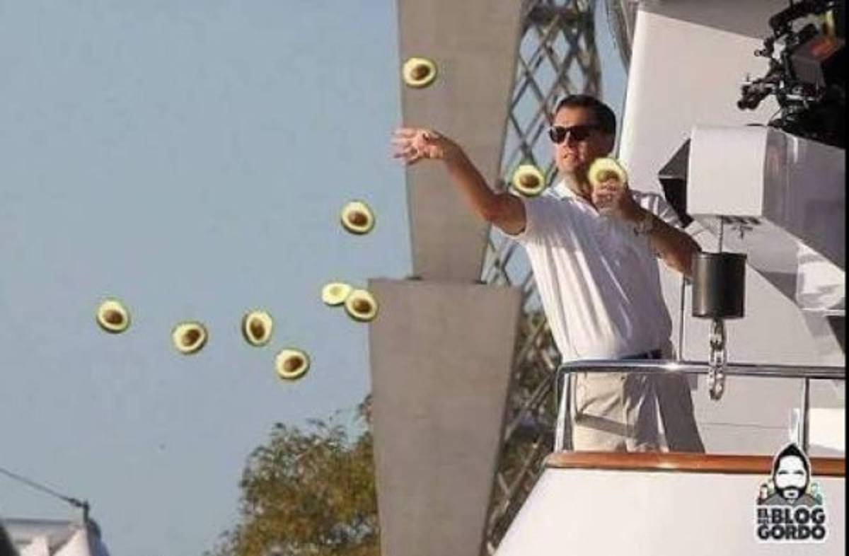 Le apodan #LadyCubiertos tras quejarse por cobro en restaurante