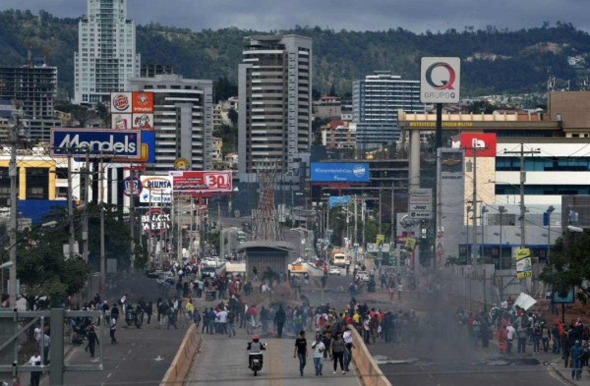 Manifestación deja destrozos a inmediaciones del bulevar Centroamérica