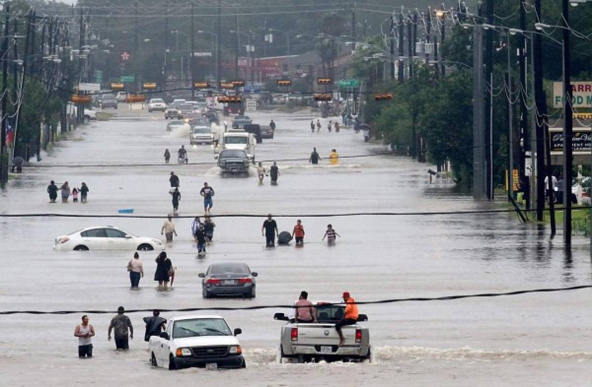 Lo que se sabe de la masiva tormenta Harvey que azota Estados Unidos
