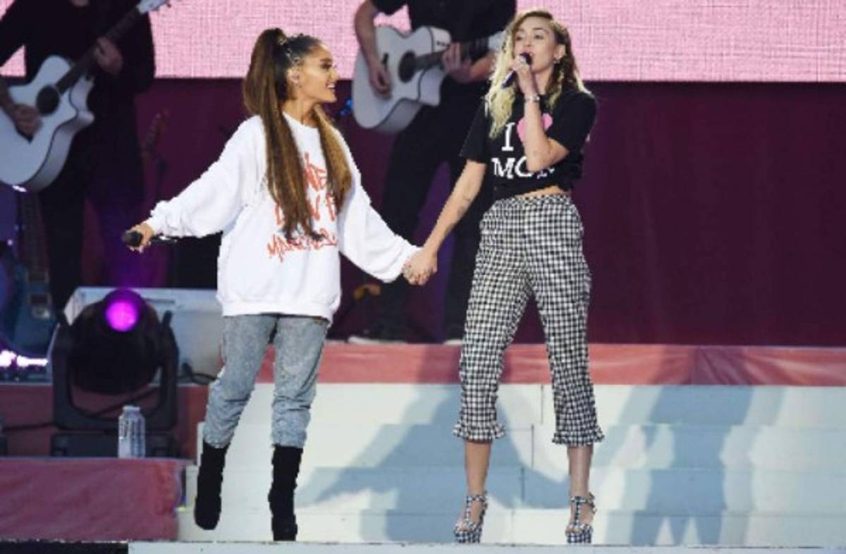 Fotos: La cantante Miley Cyrus paraliza Instagram con un sexy bikini rojo