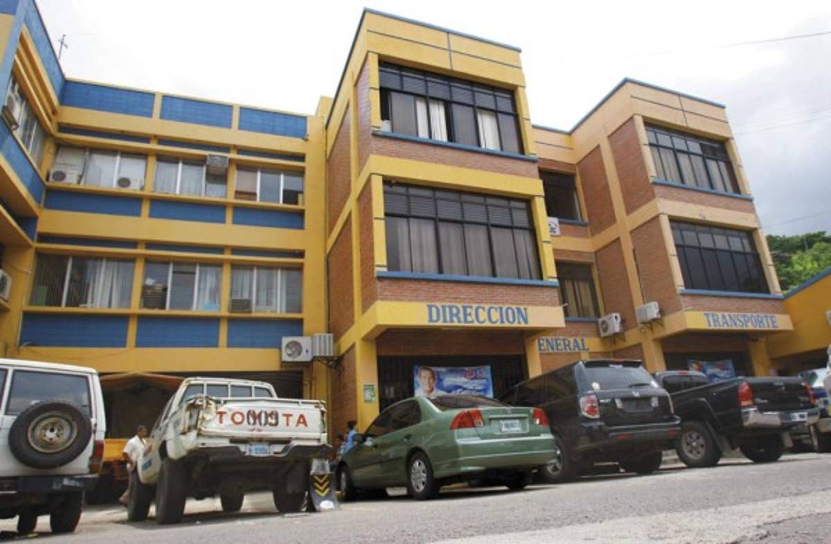 Desmantelan cuarto de placer y bar clandestino