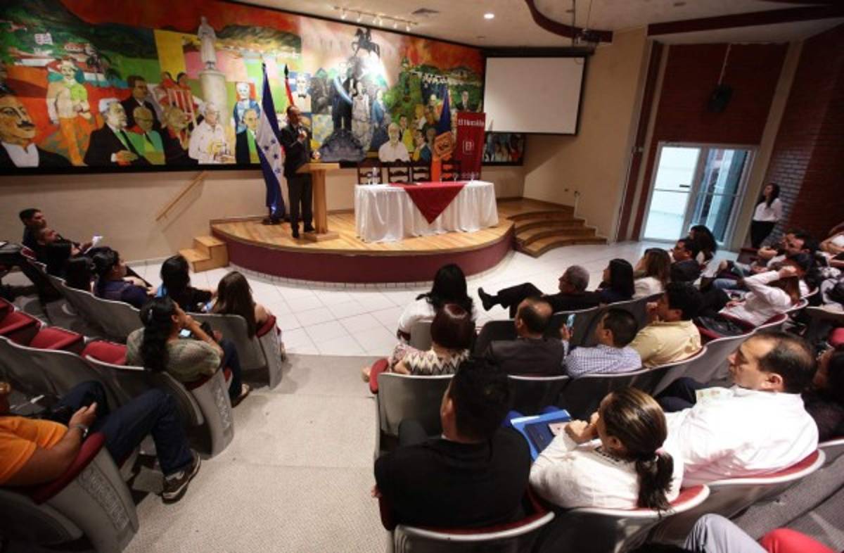 EL HERALDO y la UPNFM inauguraron la semana del idioma