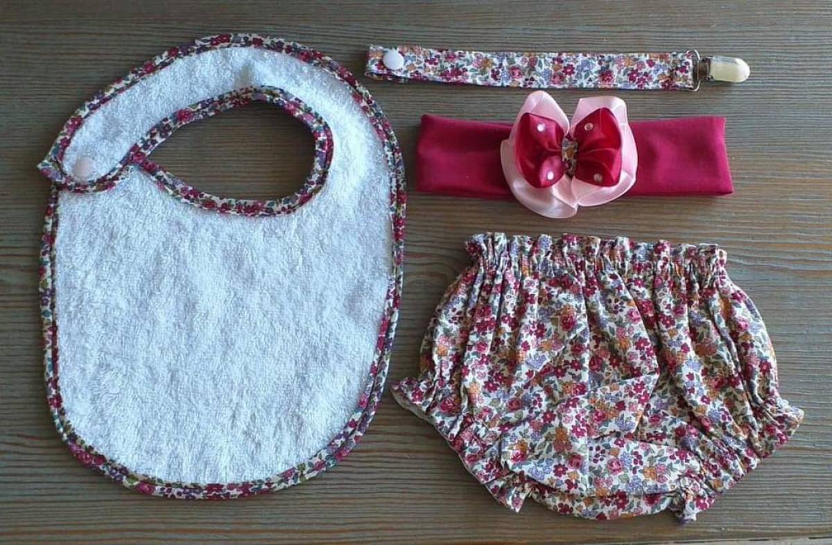 Las prendas para bebé, con un toque distintivo, son los productos que más demandan sus clientes.