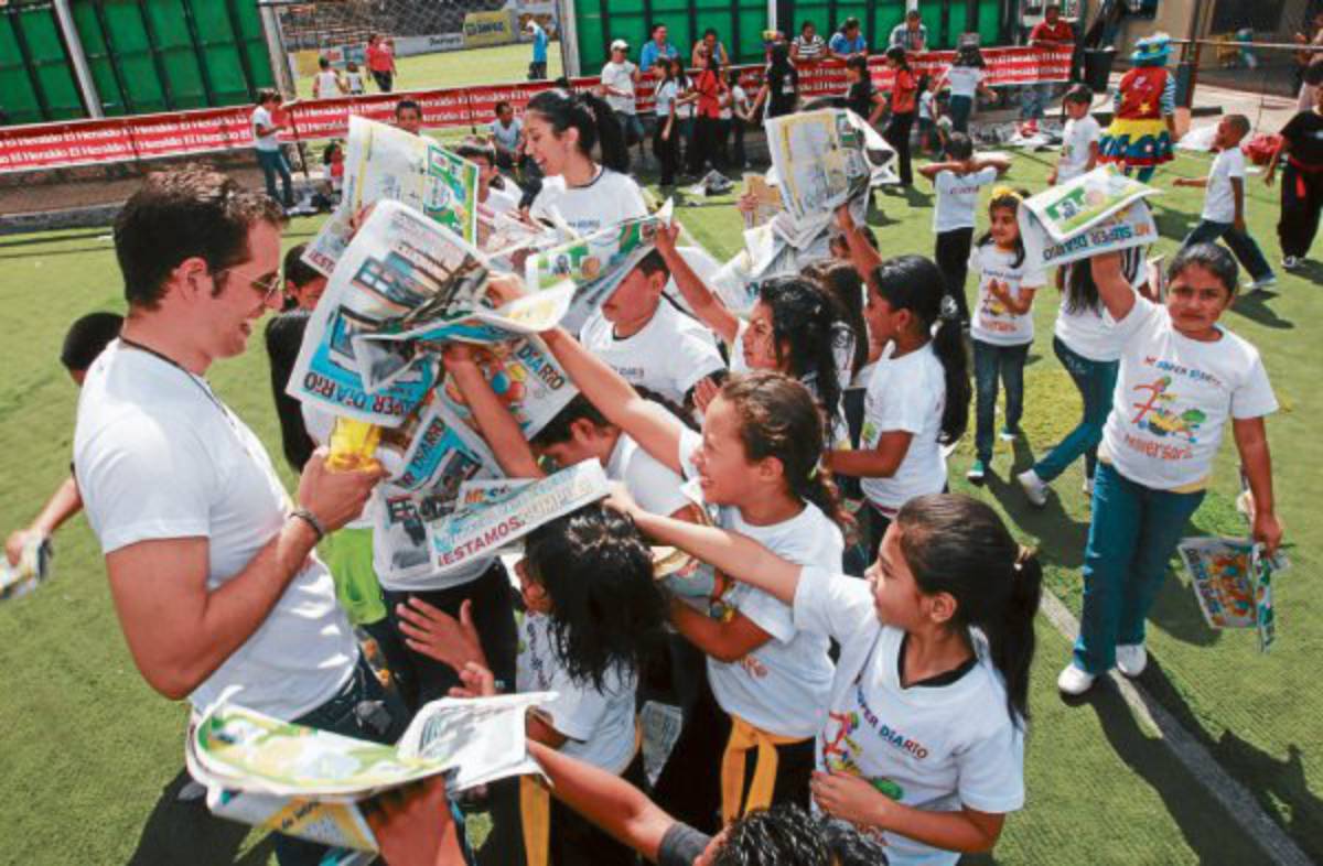 Mi Súper Diario celebra un nuevo aniversario con sus minilectores