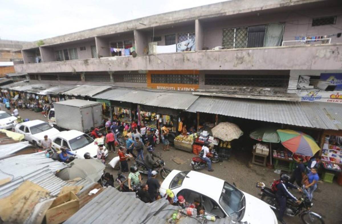 El 80% de los capitalinos compran en los mercados