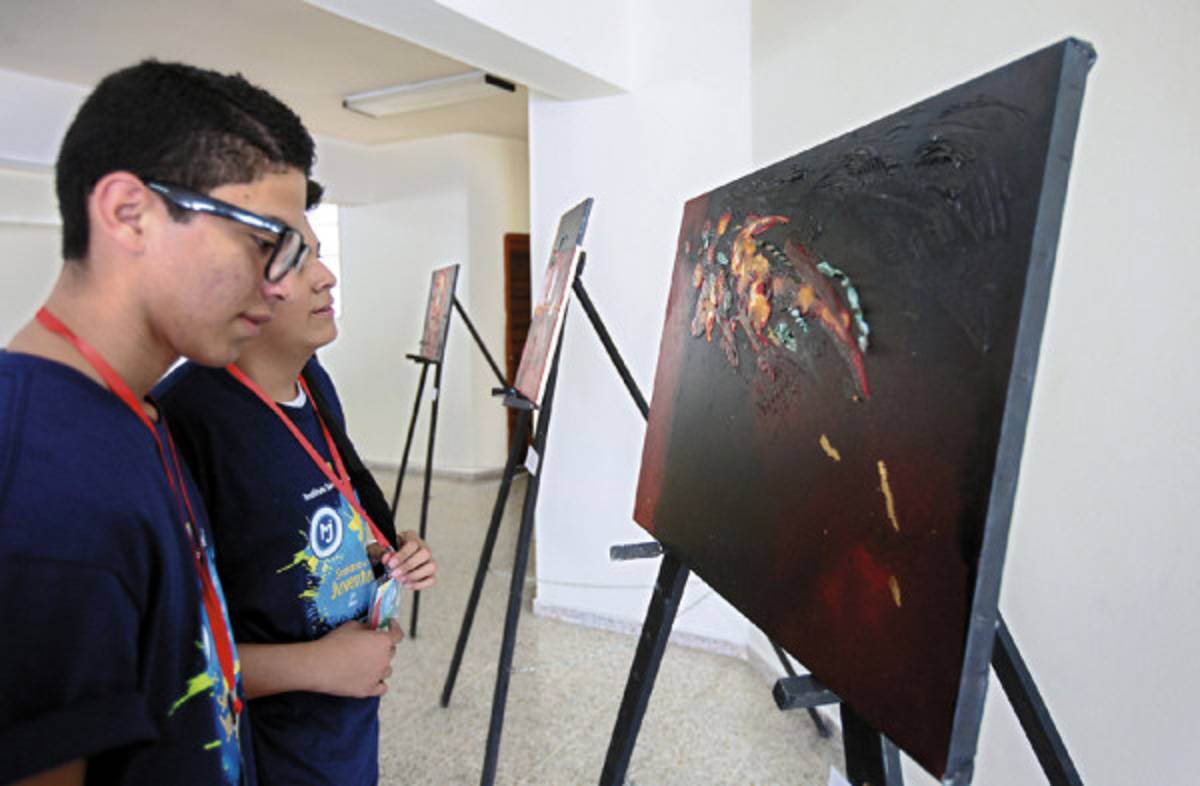Exposición de arte en la Semana de la Juventud