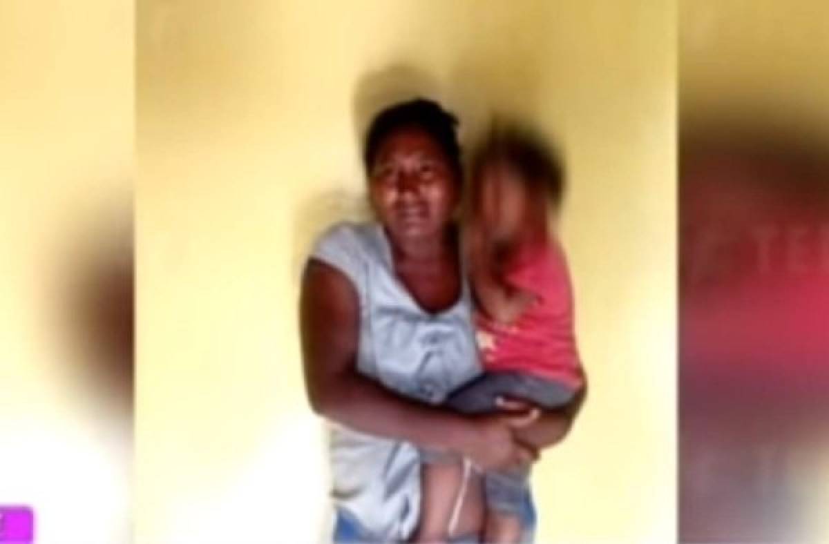 Policía Nacional captura mujer por mendigar junto a su pequeña hija