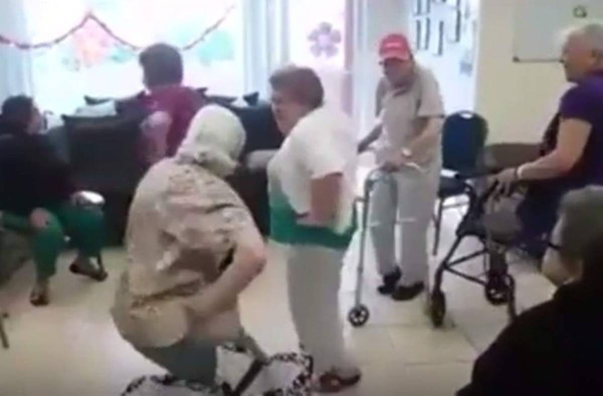 Adultos mayores en Estados Unidos arman buena fiesta al ritmo de 'Sopa de Caracol'