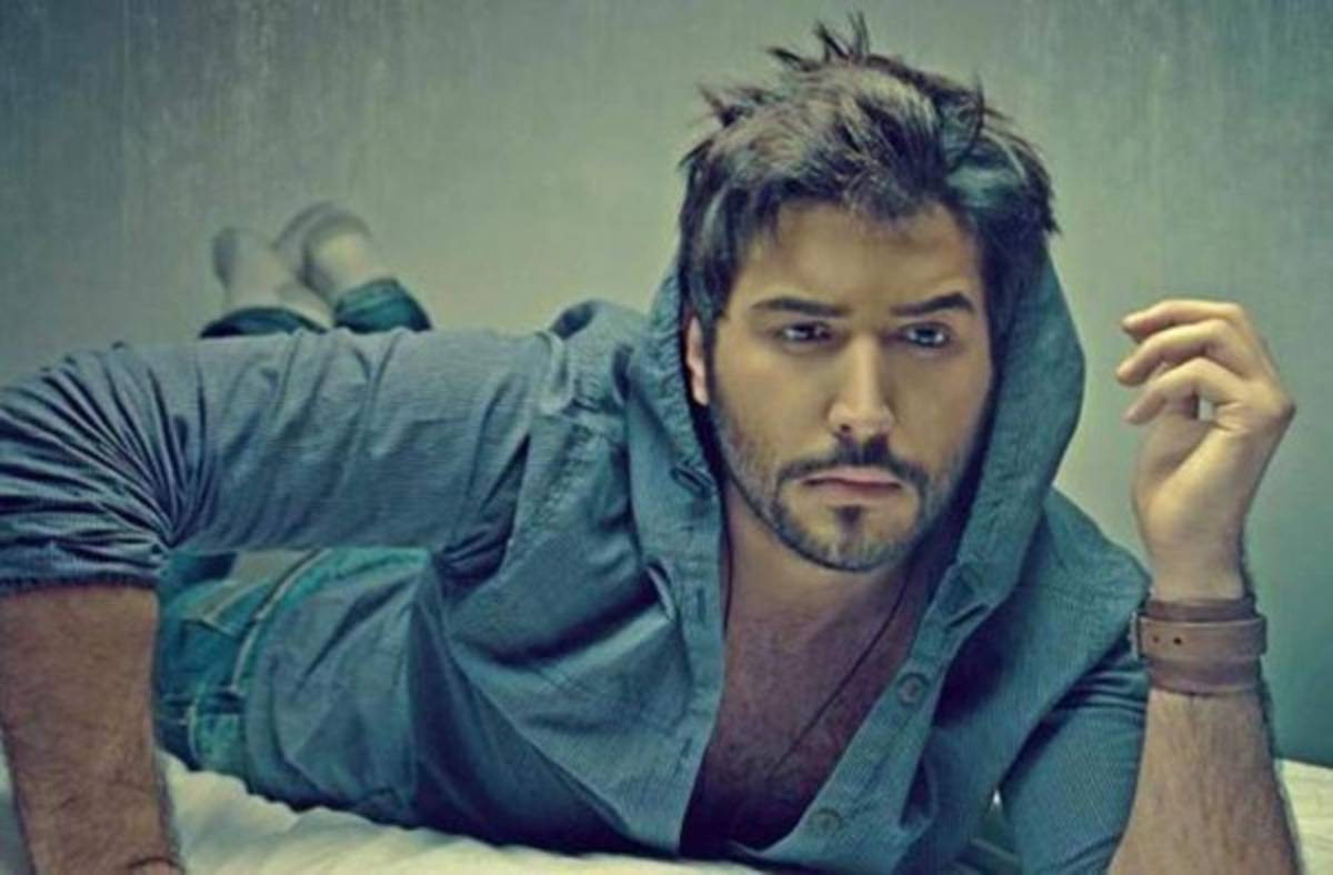 Arrestan a actor por ser ‘demasiado guapo’