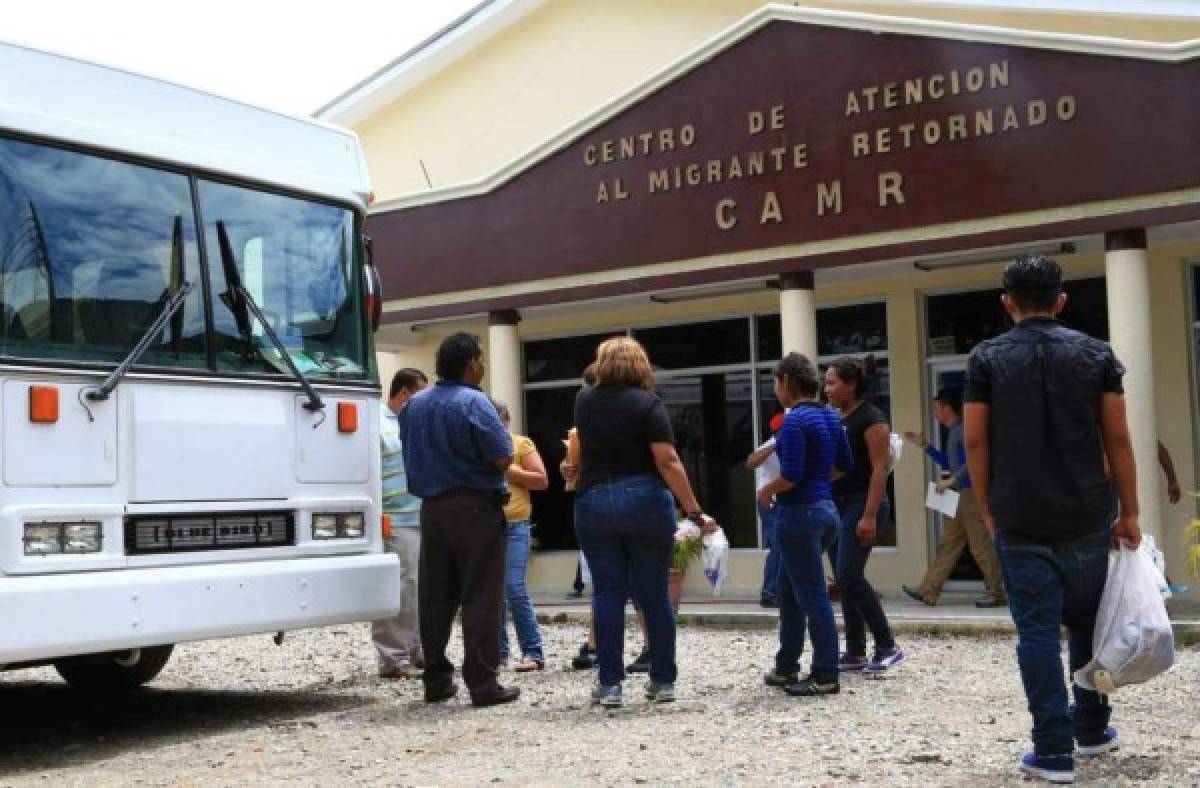 Tres vuelos con compatriotas deportados llegan hoy a Honduras