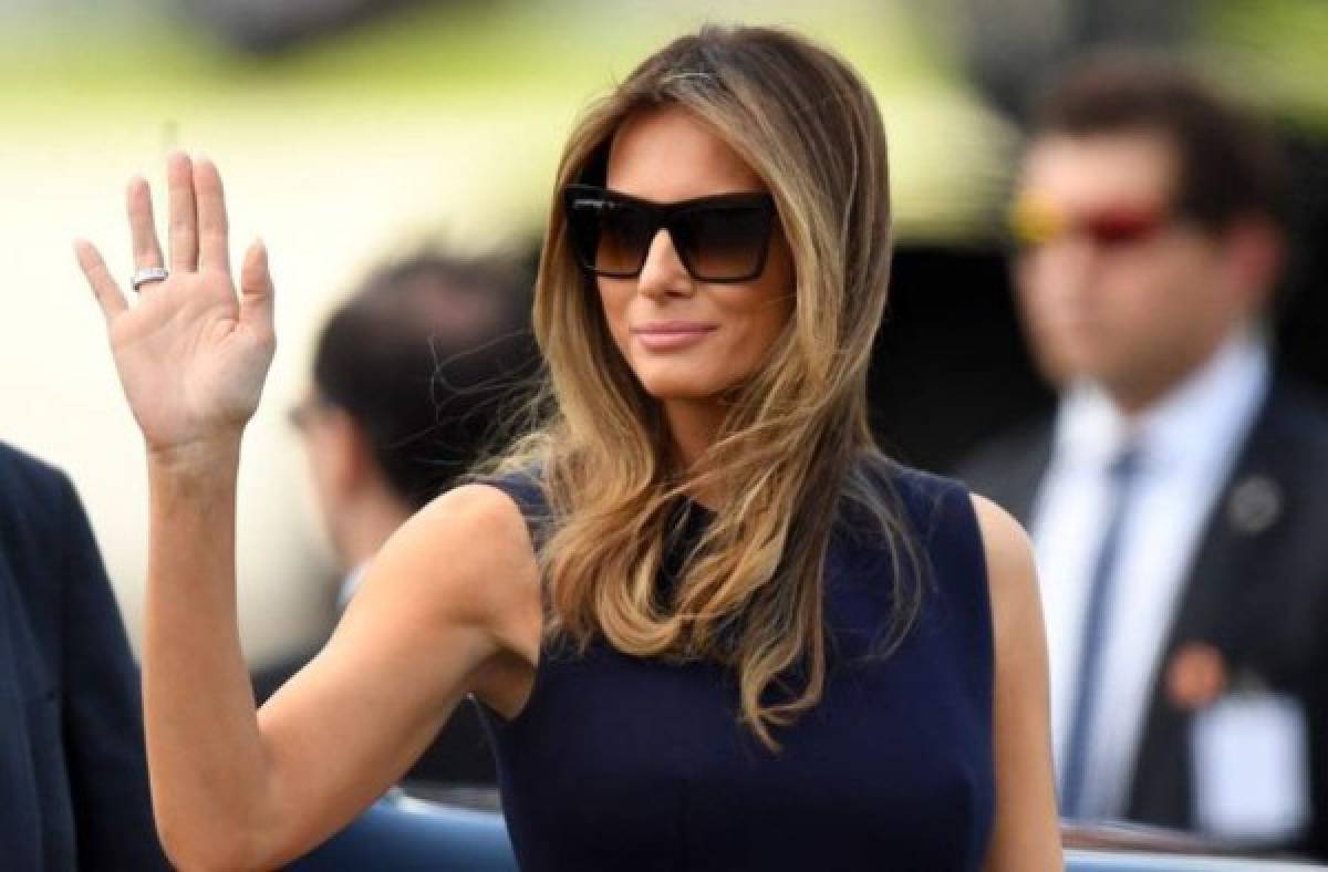 Melania Trump recibe todo tipo de críticas por selfi navideña