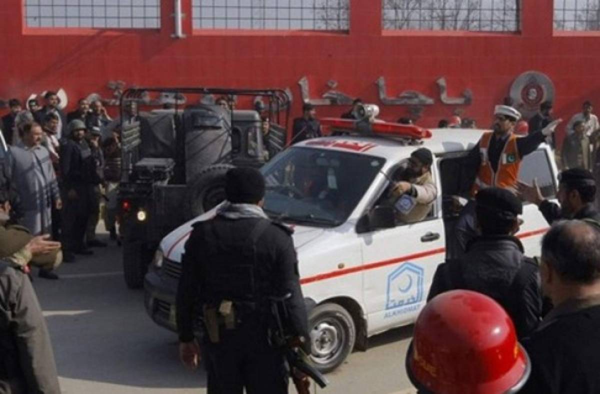 Al menos 21 muertos en ataque talibán contra universidad en Pakistán&nbsp;&nbsp;