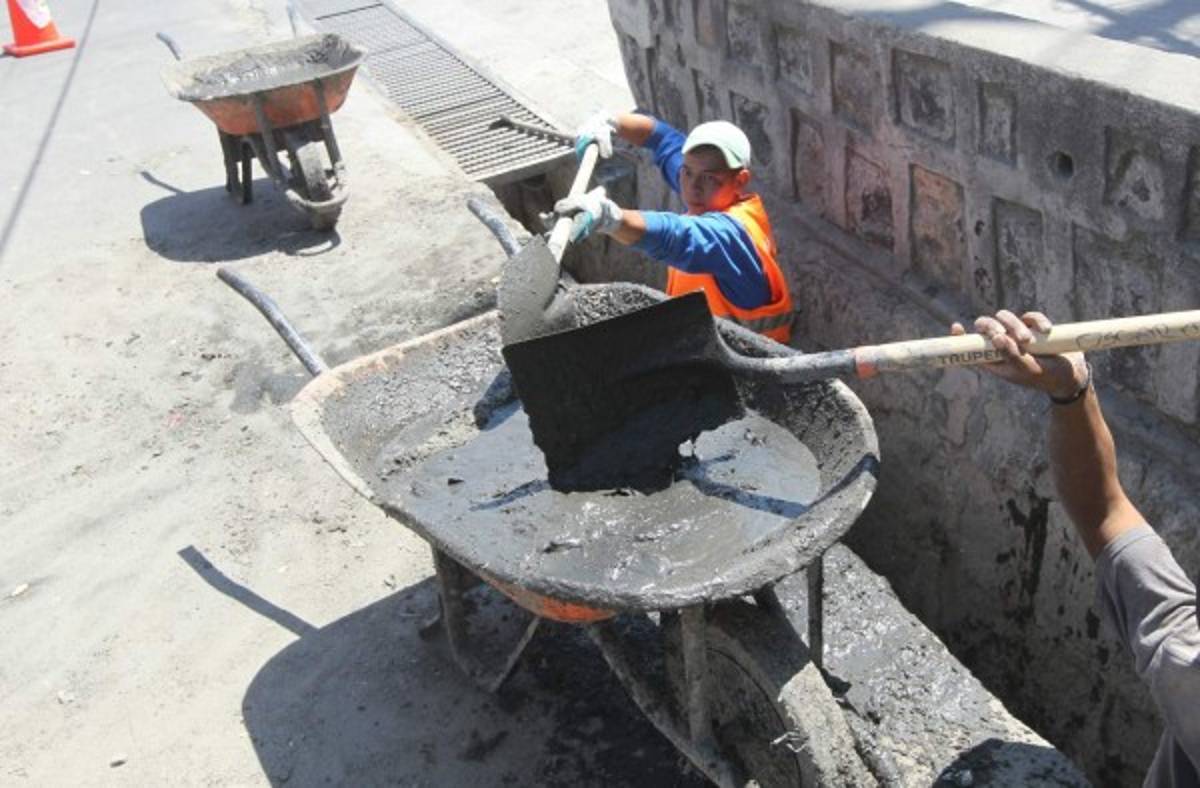 Con palas y escobas hizo realidad su sueño