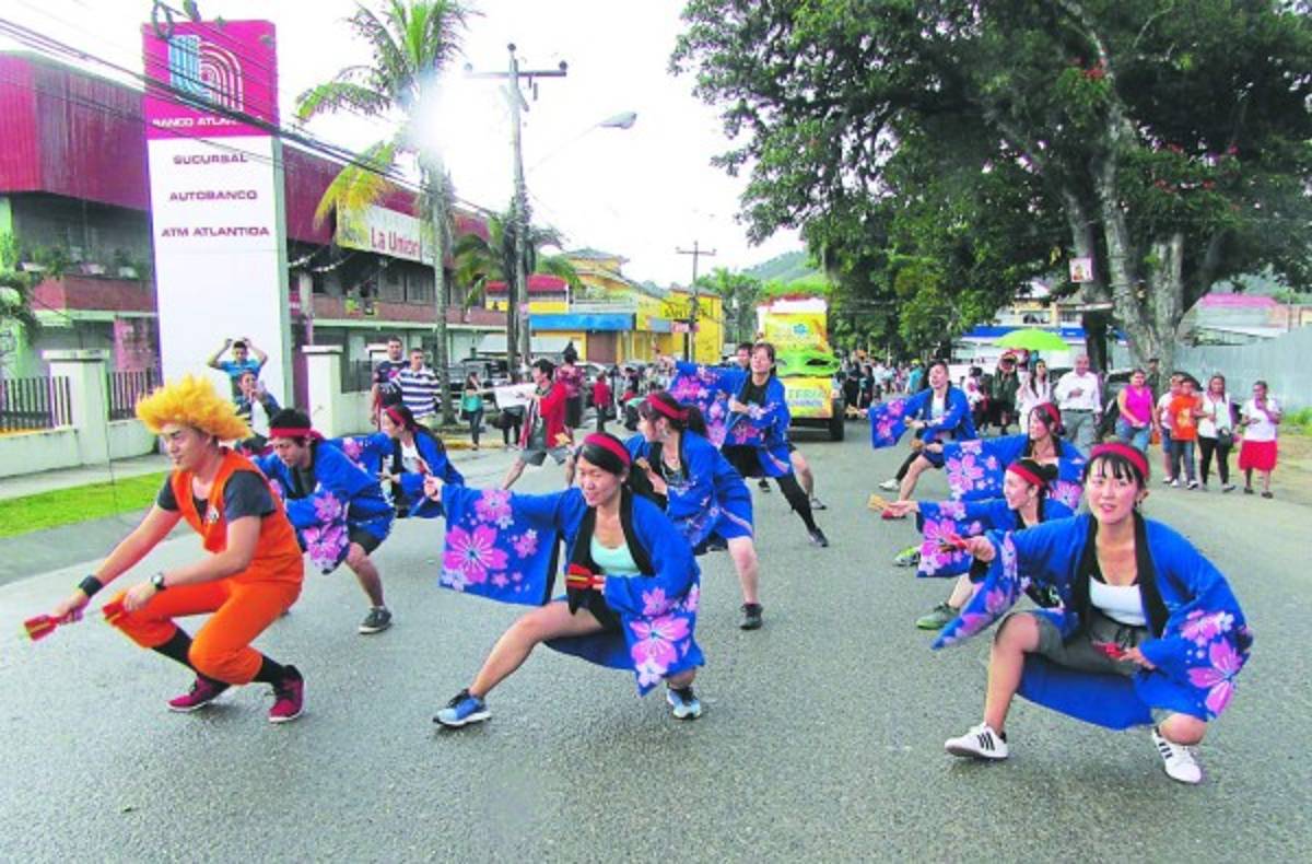 Demostración de cultura y belleza en el Festival Nacional del Maíz, Festima