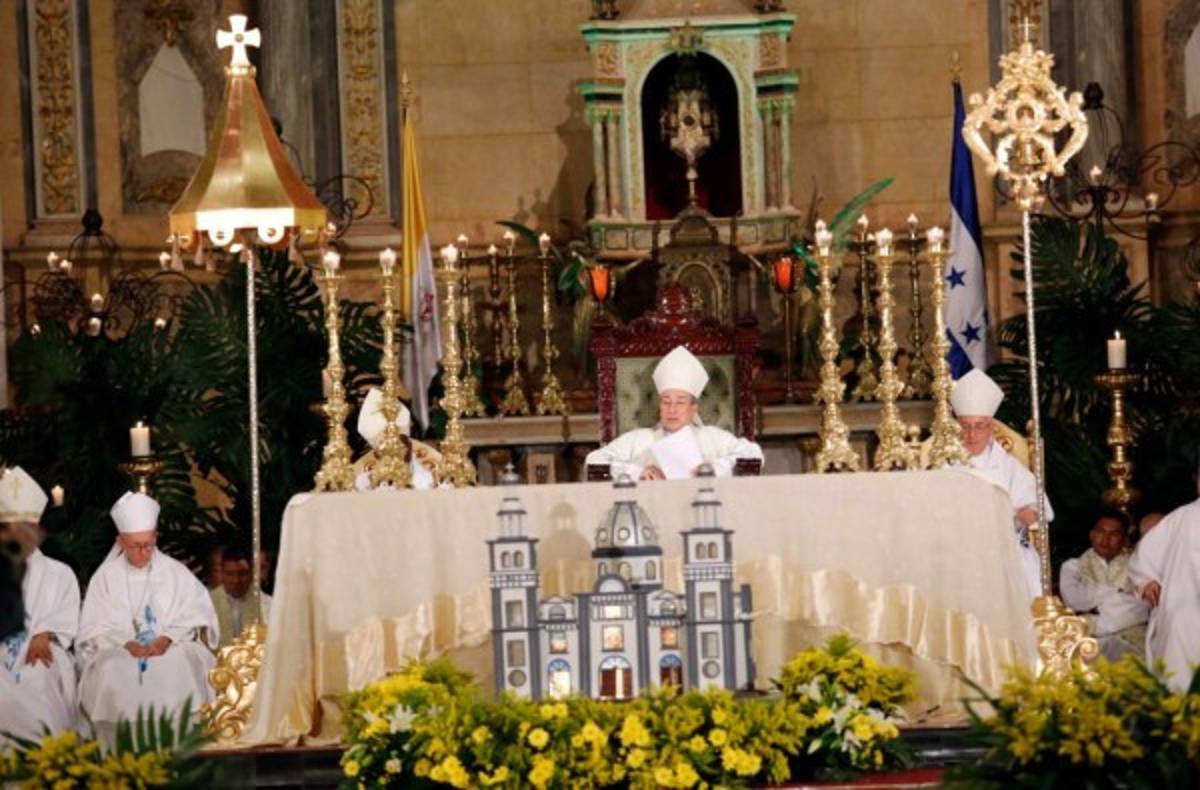 Misa de acción de gracia por el título de Basílica al Santuario de Suyapa