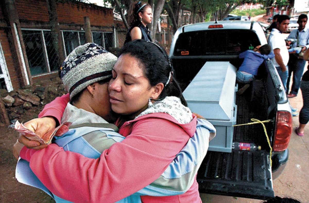 Celoso marido mata a su esposa