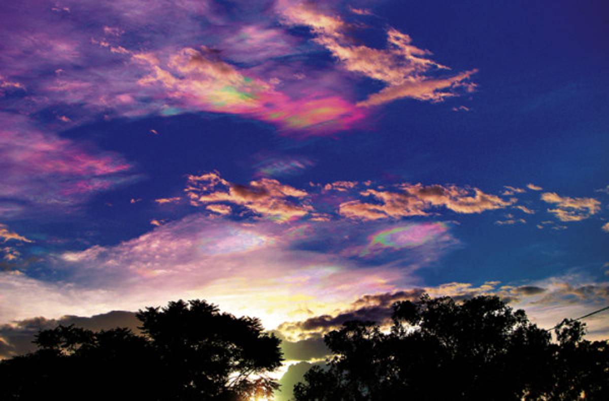 Honduras: impresionante arcoíris de fuego adornó cielo capitalino