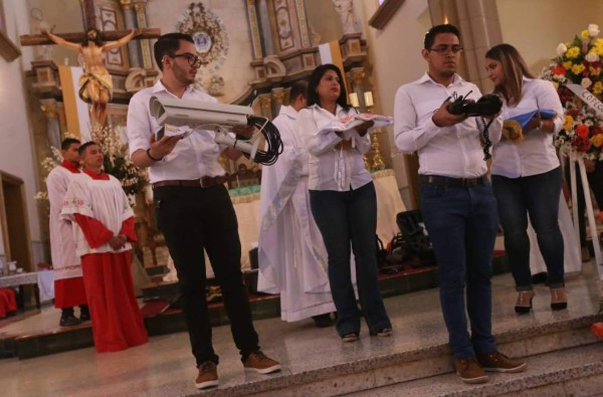 Piden bendición a la Morenita para trabajar por Honduras