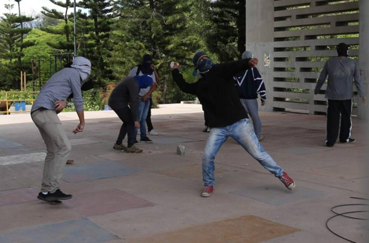 Ni solvencia de la central de riesgos entregaron los aspirantes a la JDU