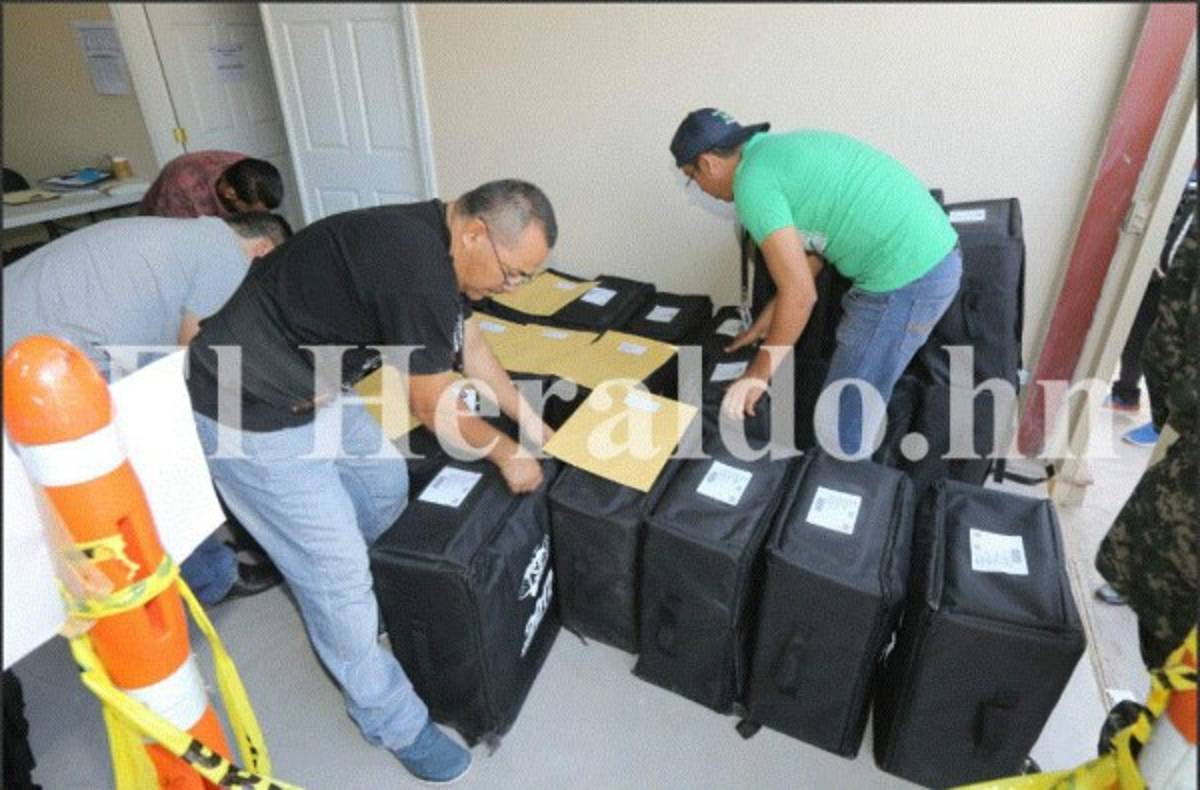 TSE envía equipo a centros para el último simulacro