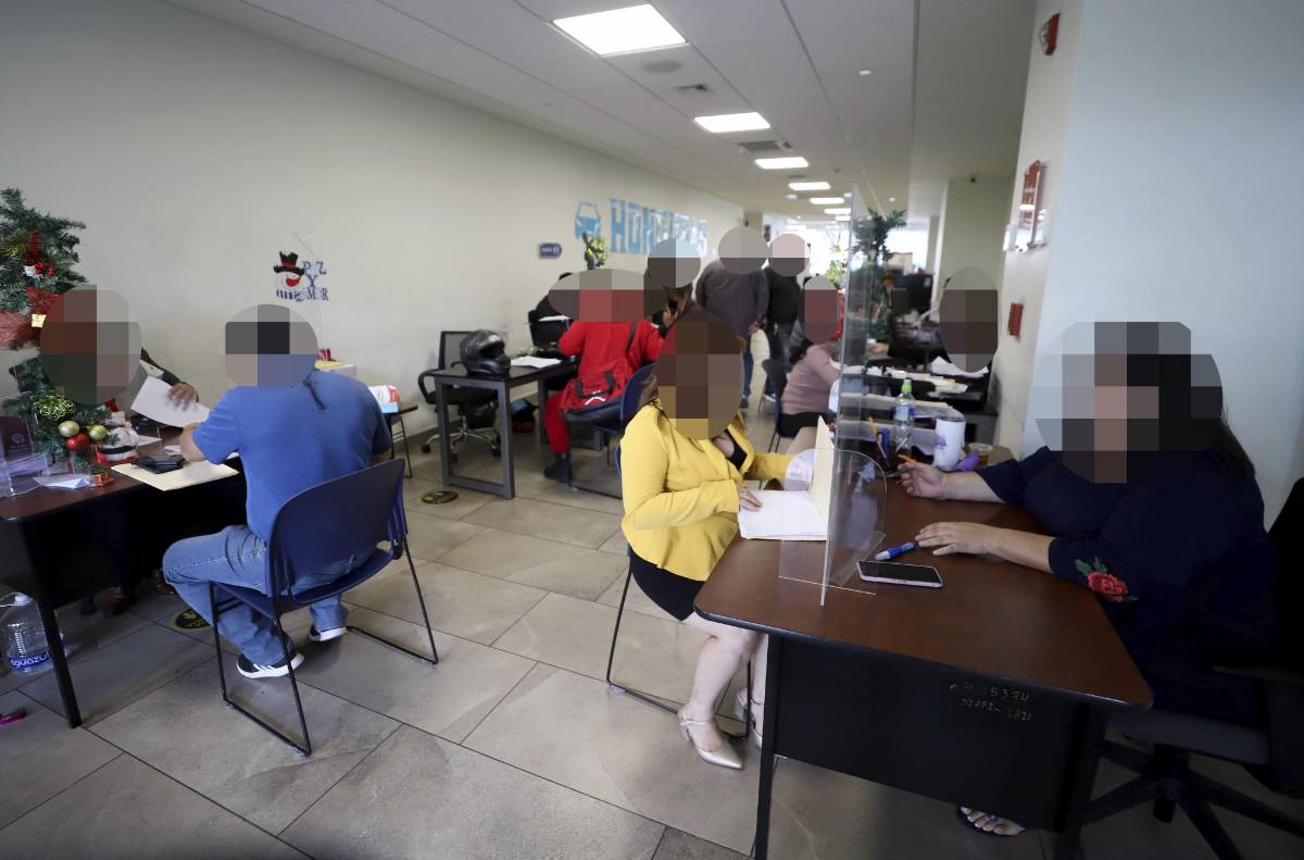 Red de empleados del IP trafica documentos a cambio de sobornos