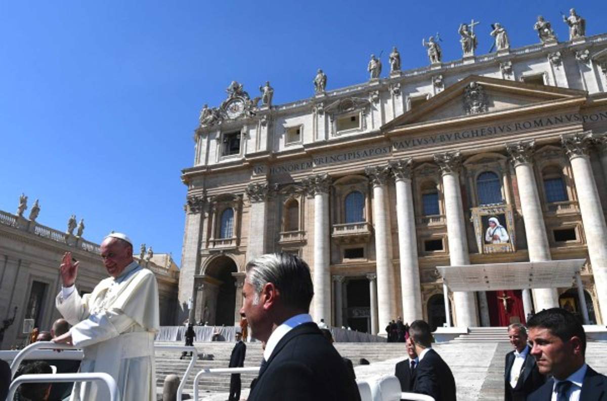 Santa Madre Teresa, la intensa luz de los pobres    